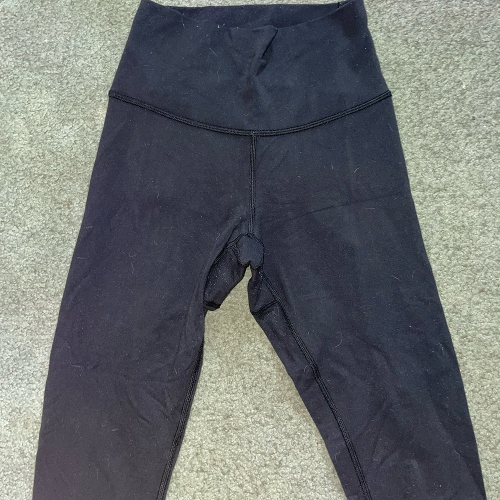 Black lululemon cropped leggings